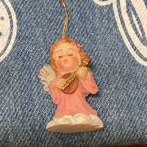 Beautiful angel choir ornaments in resin 5 in all - Picture 5 of 8